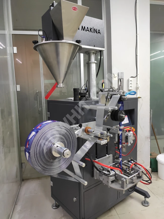 Single liquid filling and powder filling machine