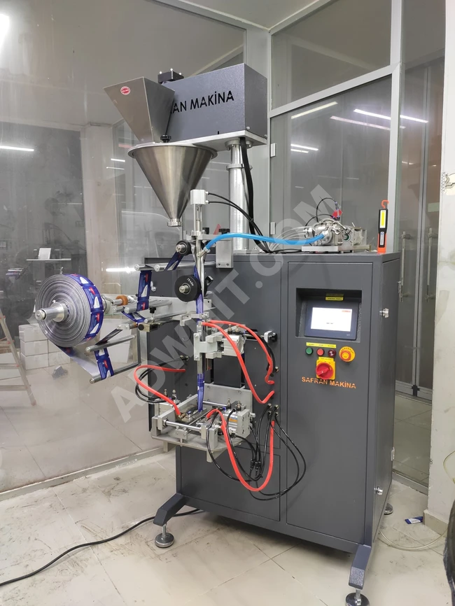 Single liquid filling and powder filling machine