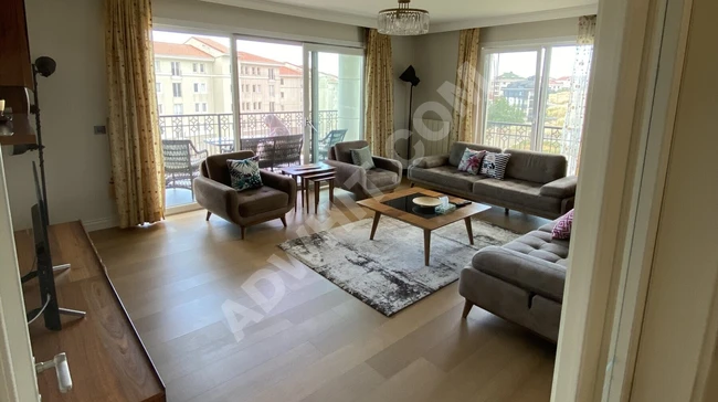 Luxury apartment for sale in the marina, three bedrooms and a living room, located in the Beylikdüzü area