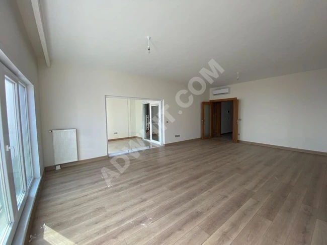 Special 4+1 apartment in Bahçeşehir