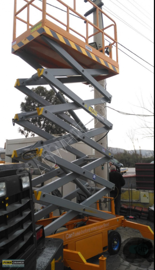 For sale: battery-operated hydraulic scaffold, height 9-11 meters, in Izmir