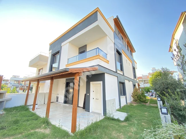 Villa for sale 3+1 with garden and close to the sea in Doğanbey