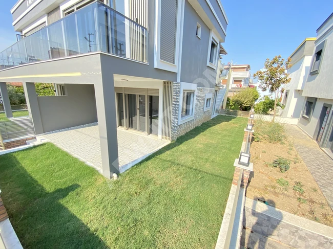 Villa for sale 3+1 near the sea with a garden in Izmir, Doganbey area