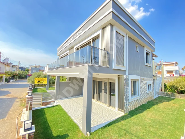 Villa for sale 3+1 near the sea with a garden in Izmir, Doganbey area