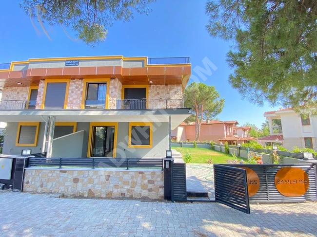 Luxury independent villa for sale 3+1 on the seashore in Urkmez