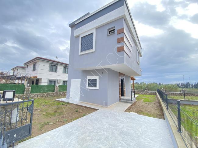 Independent 3+1 villa with a spacious garden for sale in Doğan Bey