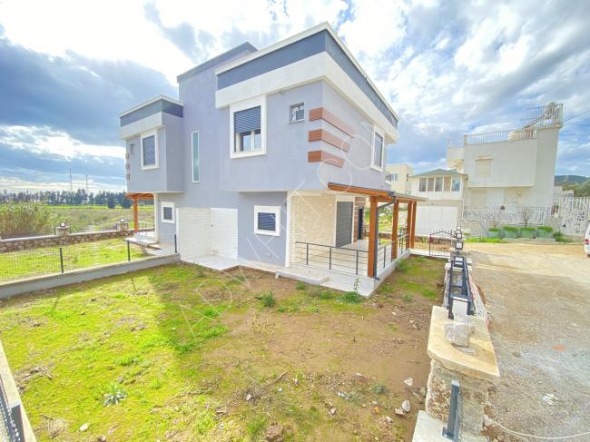 3+1 villa for sale in Dogan Bey with a spacious garden and an independent front facade