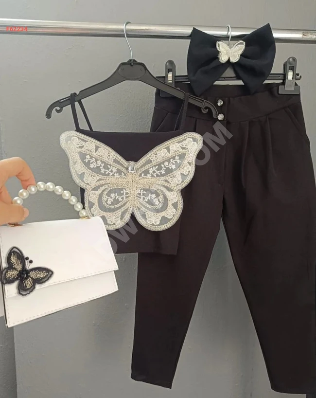 Girls' set with pants and embroidered butterfly top