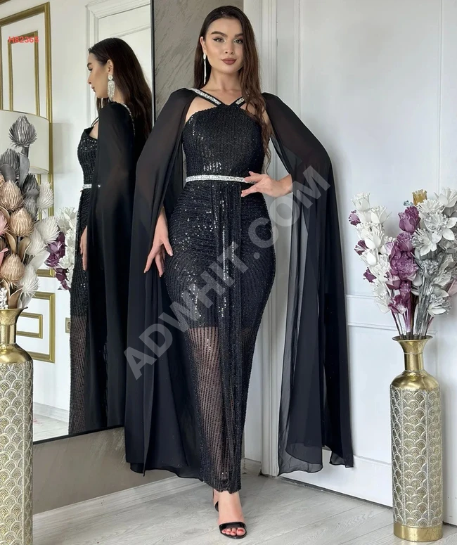 Evening dress with rhinestones and chiffon on the sleeve