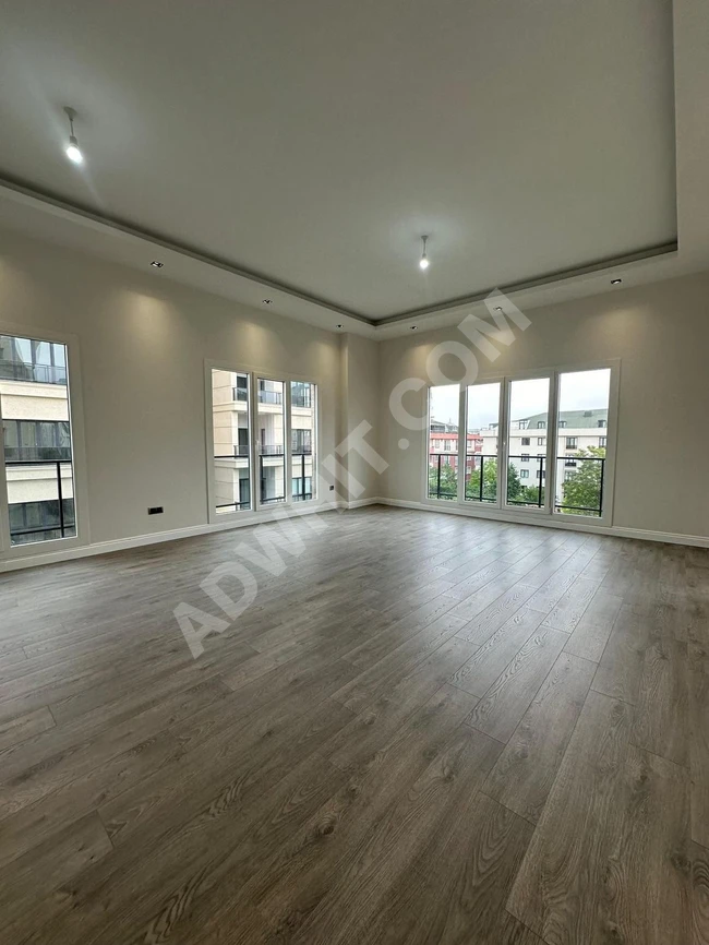 Duplex apartment for annual rent in Beylikdüzü