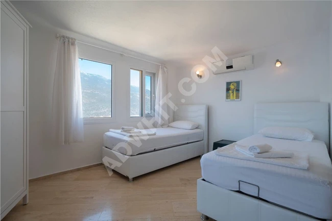 Luxury villa 3+1 with sea view in Kaş: A comfortable holiday opportunity