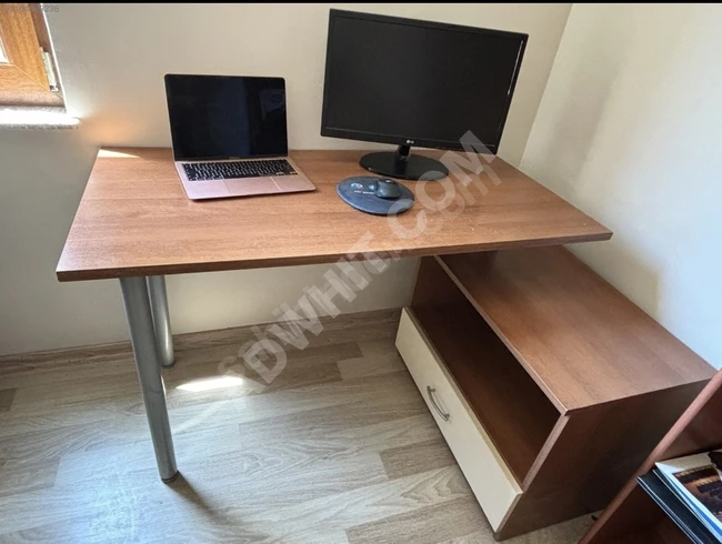 Wooden work table