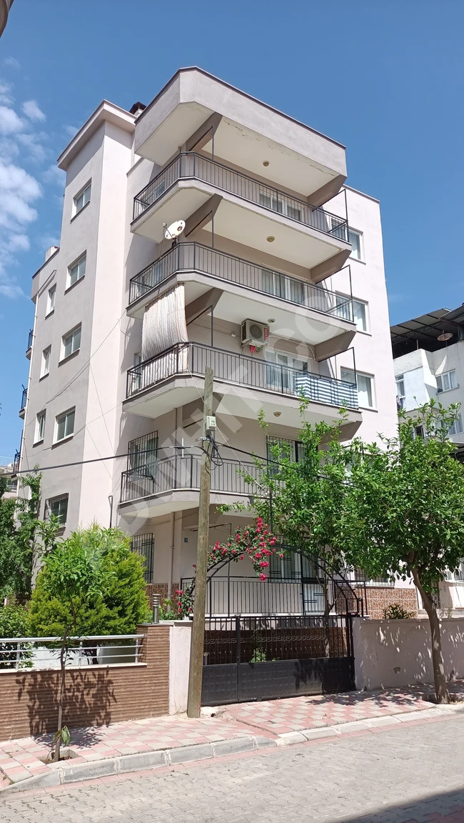 A building consisting of 5 floors in the center of Aydın Eveler