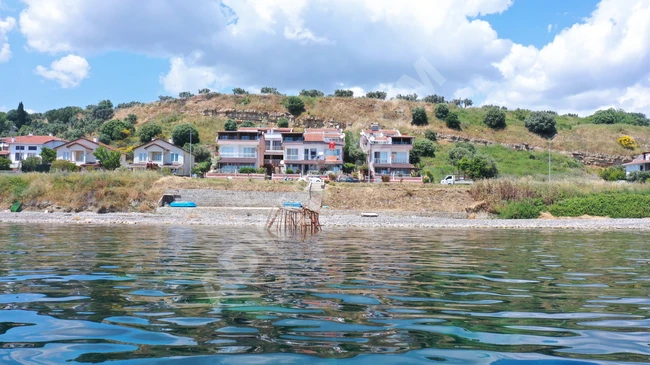 A three-story villa with a direct sea view in Şarköy/Hoşköy