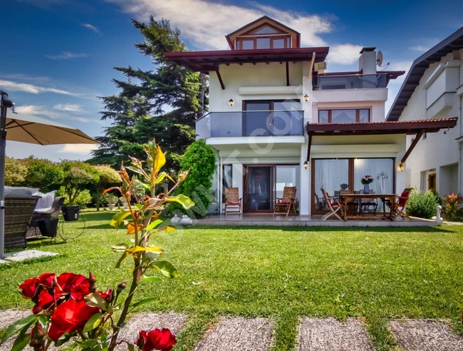 Furnished luxury villa with full sea view for rent in Beylikdüzü