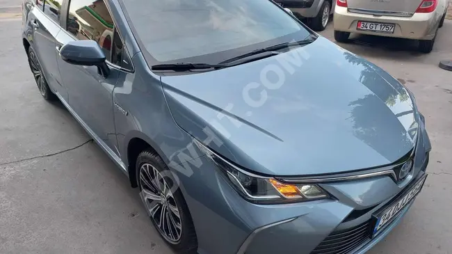 TOYOTA COROLLA 1.8 HYBRID FLAME X PACK SUNROOF