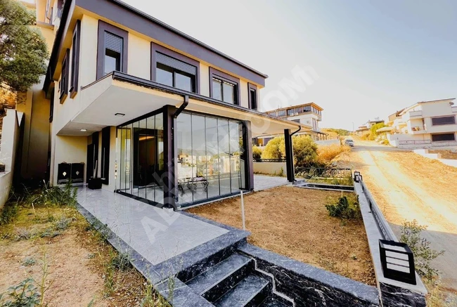 Villa for sale 2+1 with garden and full sea view in Doğanbey