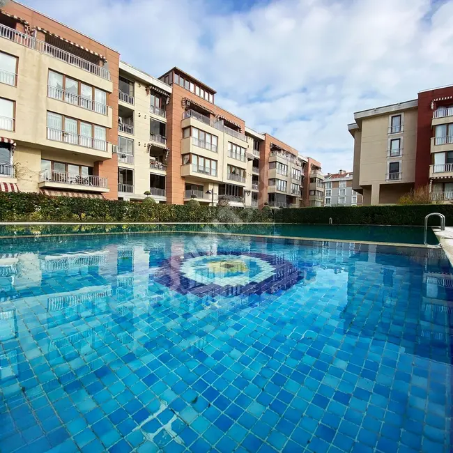 3+1 apartment in Beylikdüzü Adnan Kahveci in a low-rise boutique complex with a pool