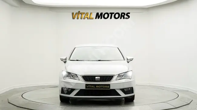 Seat Leon - Large screen, rear view, automatic diesel Leon 1.6 from VITAL MOTORS