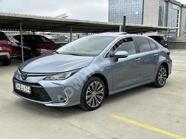 Toyota Corolla 1.8 Hybrid Flame X Pack with Sunroof