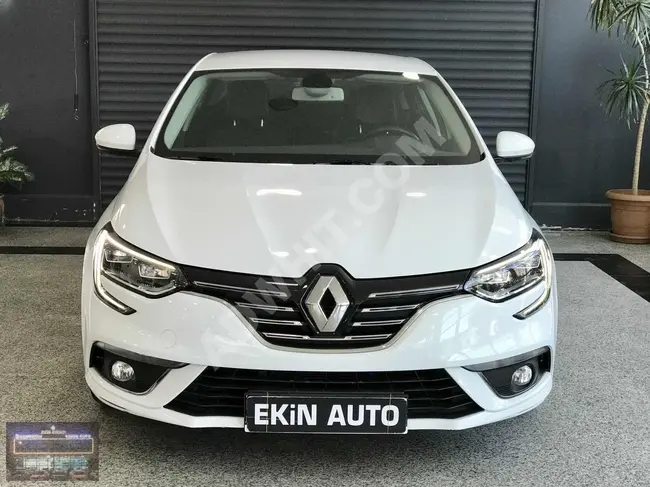 Renault Megane + Registration 2020 + Icon + 82,000 km + No defects + No paintwork + Automatic + 115 horsepower + Digital screen + 20% tax