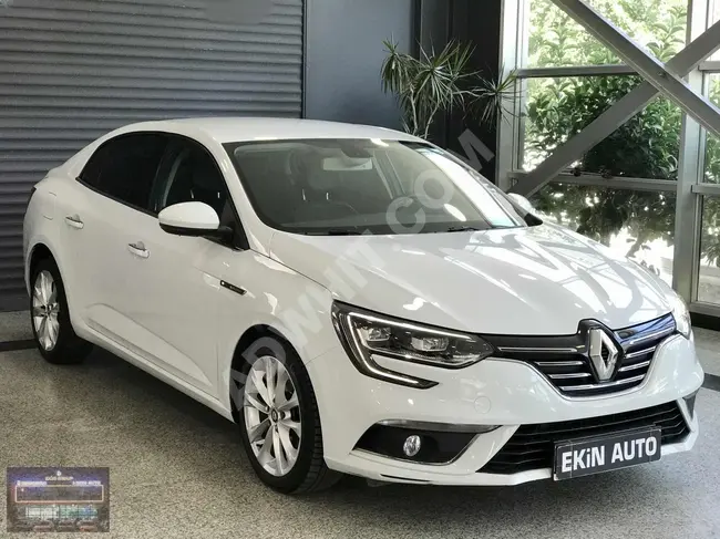 Renault Megane + Registration 2020 + Icon + 82,000 km + No defects + No paintwork + Automatic + 115 horsepower + Digital screen + 20% tax