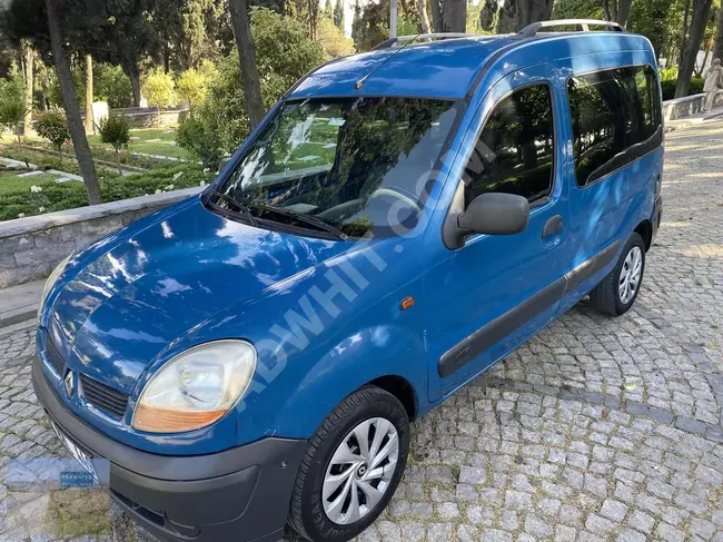 Renault Kangoo, the most beautiful. I have a family vehicle. Air-conditioned, don't miss the opportunity