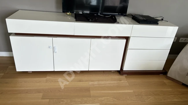 TV unit for urgent sale, made of MDF wood, white color