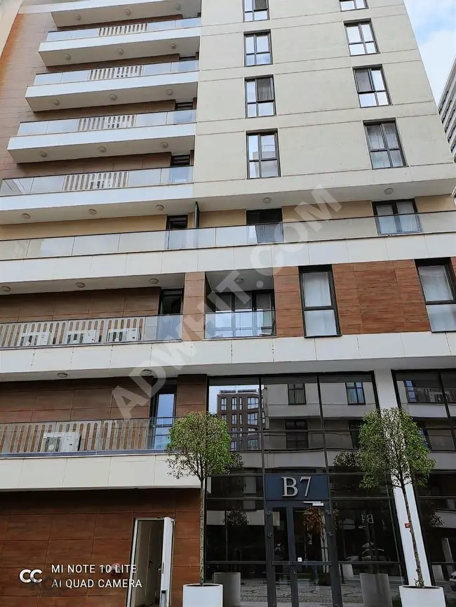 Empty 4+1 apartment for sale in Başakşehir Evvel complex, Istanbul