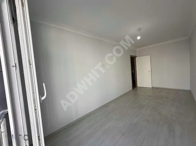 New empty 2+1 apartment for sale in Esenyurt Hayat Park 4