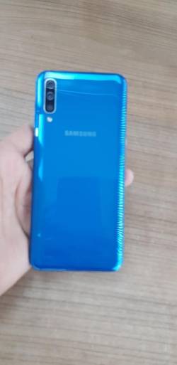 Used Samsung A50 mobile phone for sale