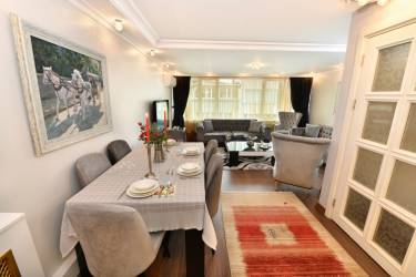 Hotel apartments in Sisli Nisantasi, three rooms and a hall, on markat Street and Citysmall