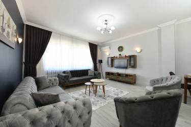 Luxurious furnished apartment {2+1} for tourist rent, on the main street opposite Sisli Mosque; Close to transportation and markets.