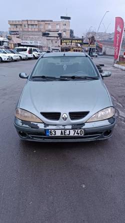 A Used Renault 2000 for sale