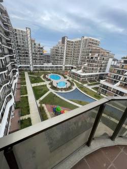 Beylikduzu Apartment 4 + 1, area of 240 meters inside the complex, complete services of the complex, floor 6, small balcony with a large terrace