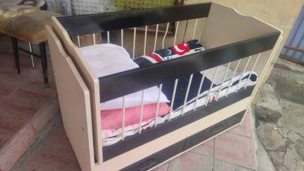 سرير بيبي مستعمل للبيع