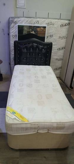 سرير مفرد مستعمل للبيع