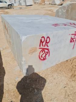 Turkish marble stone blocks up to 4000 tons per month with shipping to your warehouse