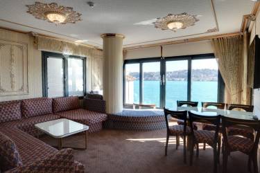 Three bedrooms and a hall on the Bosphorus coast for tourist rent
