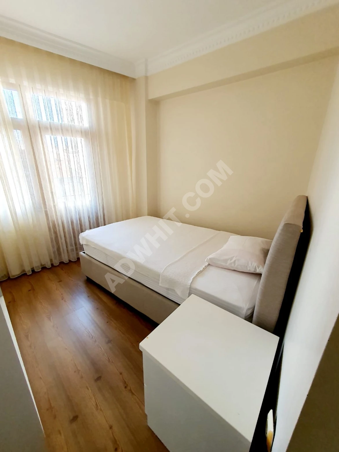 Furnished apartment {4 + 1} in Istanbul, AlFatih neighborhood, opposite Historia Mall, for