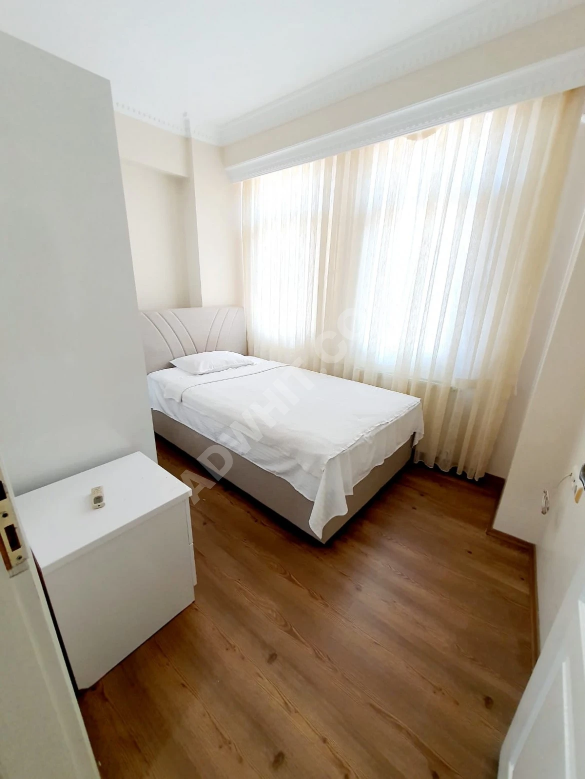 Furnished apartment {4 + 1} in Istanbul, AlFatih neighborhood, opposite Historia Mall, for