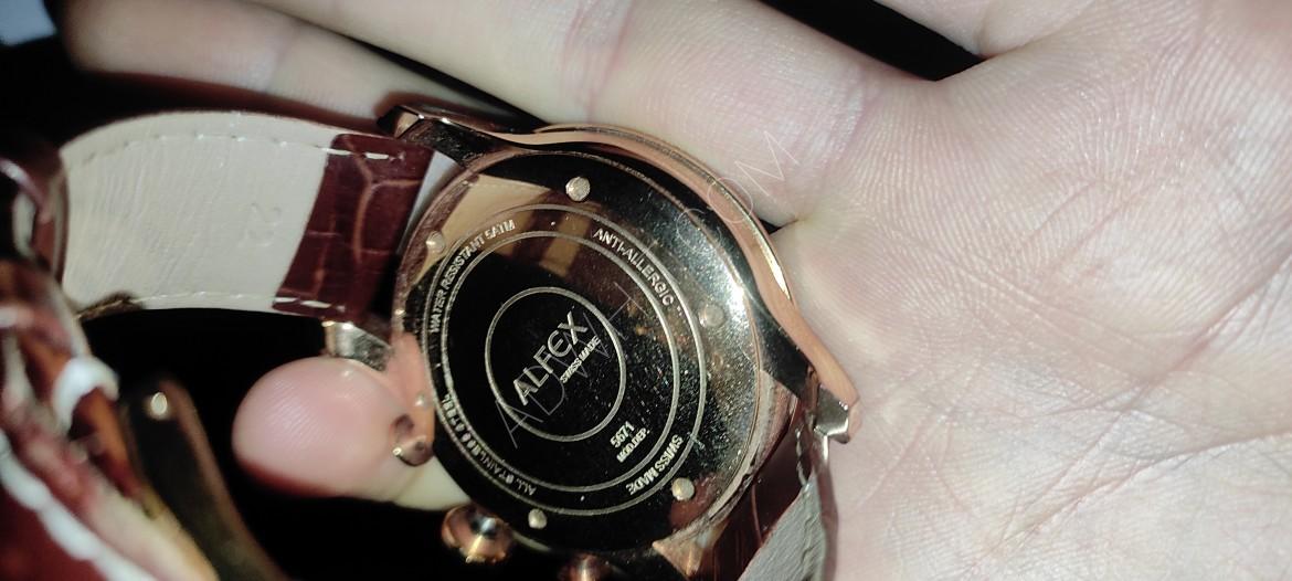 Alfex] moon phase women's watch. Can anyone tell me what model it is? What  year was it made? How much is it worth? I can't find anything on the  internet. I think