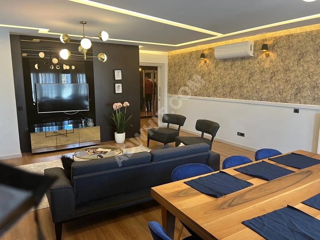 Furnished apartment, four rooms and a hall, in Wadi Istanbul, Maslak